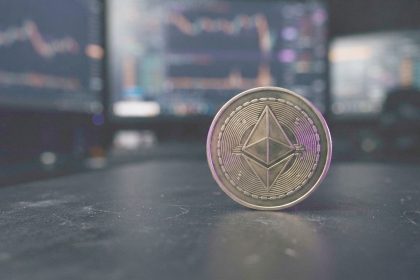 Ethereum sikkesi ve blok zinciri görseli