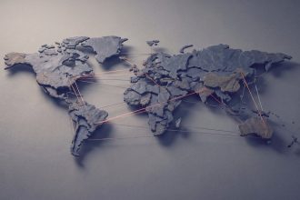 Jeopolitik gerilimi simgeleyen dünya haritası