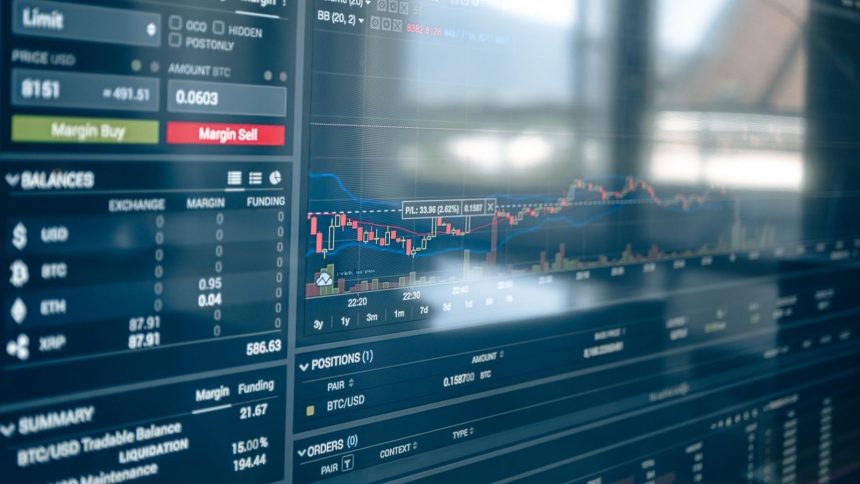 Hisse senedi grafiklerinin yer aldığı borsa ekranı