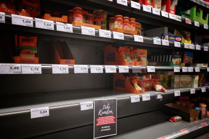 Enflasyonu simgeleyen yükselen fiyat grafiği