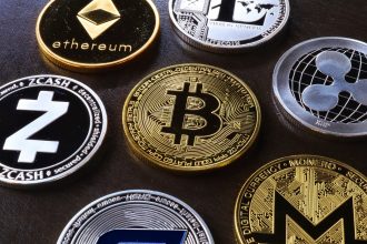 Ethereum sikkesi ve blok zinciri görseli