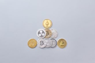Ethereum sikkesi ve blok zinciri görseli