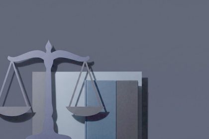 Bütçe dengesini simgeleyen tablo ve hesap makinesi